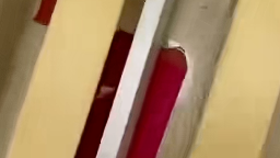  女子意外翻出10年前父亲给的红包