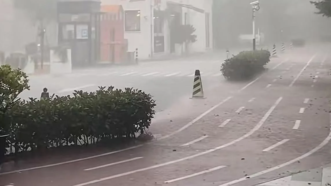 亿万富豪回应与17岁儿子置换血浆