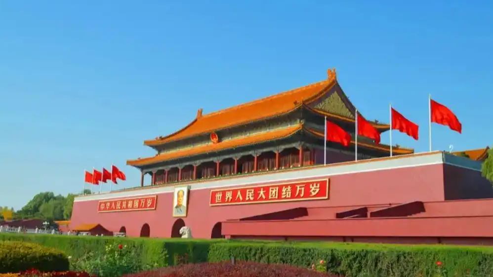 台湾一装修队自发帮灾民修缮屋顶