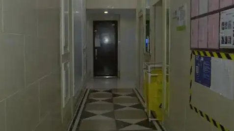 小区电梯突然失控从31楼下坠到负2楼