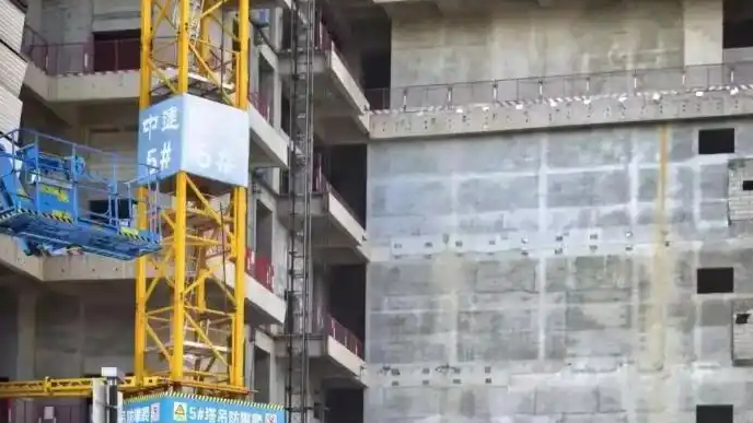 深圳一建筑工地两名工人从6楼坠亡