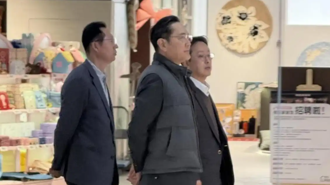 01月06日，星期二！三星掌门北京买LABUBU爆火，委内瑞拉总统马杜罗在美出庭不认罪！