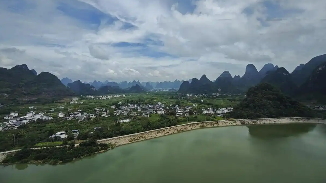 你一句甲天下 我就堵在了真桂林