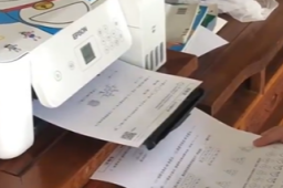 动辄几十块钱的试卷打印费该谁买单