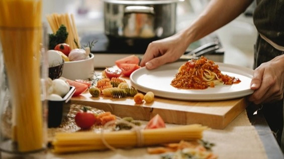  东南大学食堂招博士 校方回应