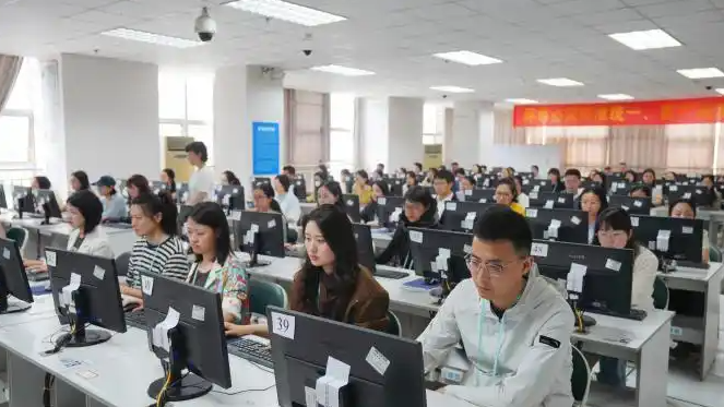  近126万份高考试卷怎样打分