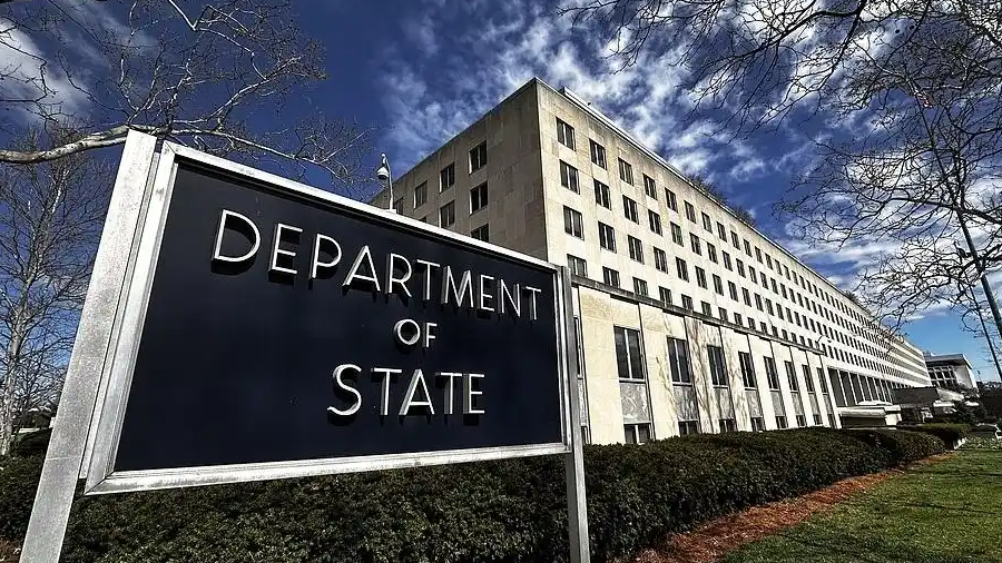 特朗普政府已撤销逾10万份签证