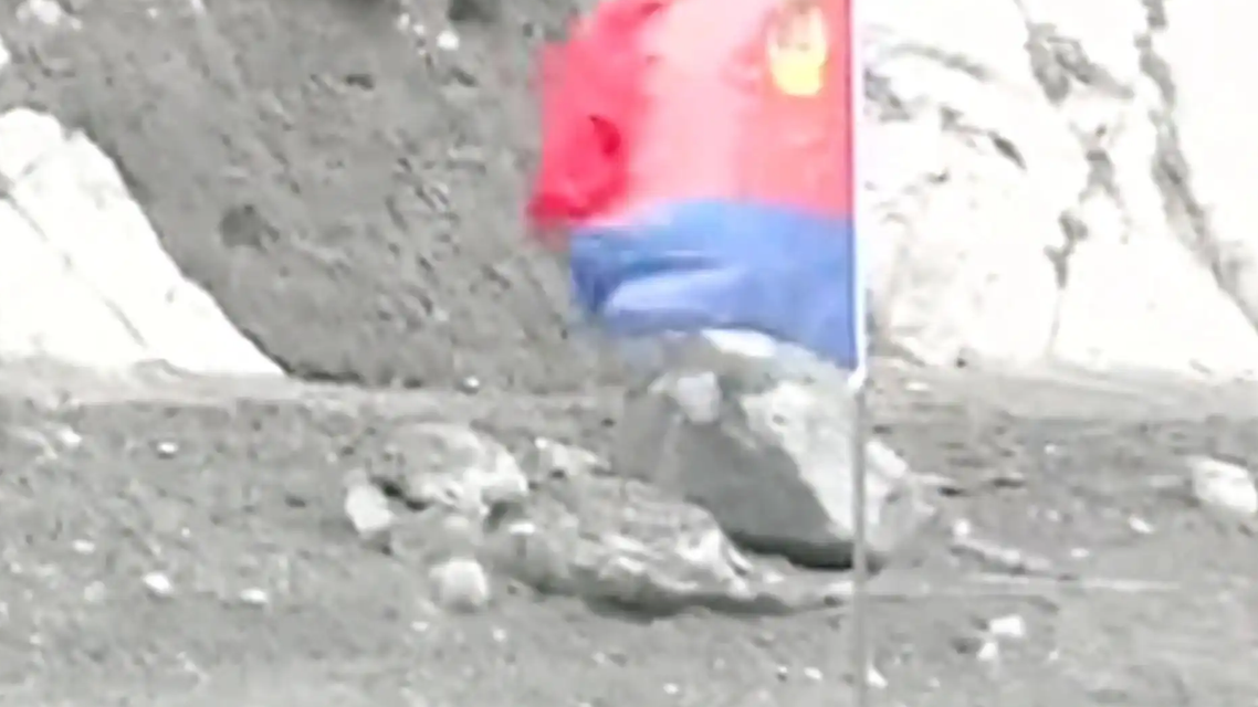 国门所在位置只能看到地基