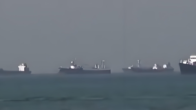 伊朗“蚊子舰队”如何控制海峡