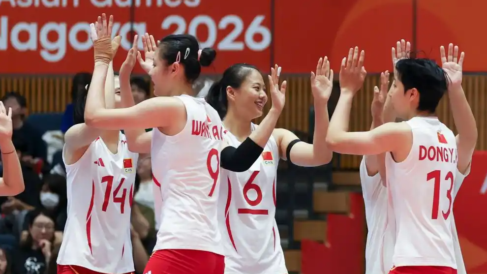 中国女排夺冠！3-0横扫日本