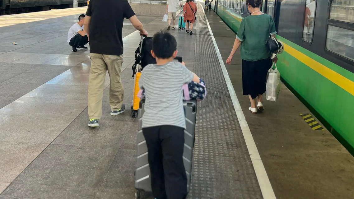 儿童独自坐高铁攻略刷屏 官方提醒
