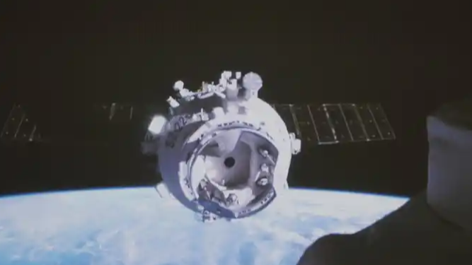 神舟二十二号与空间站完成对接