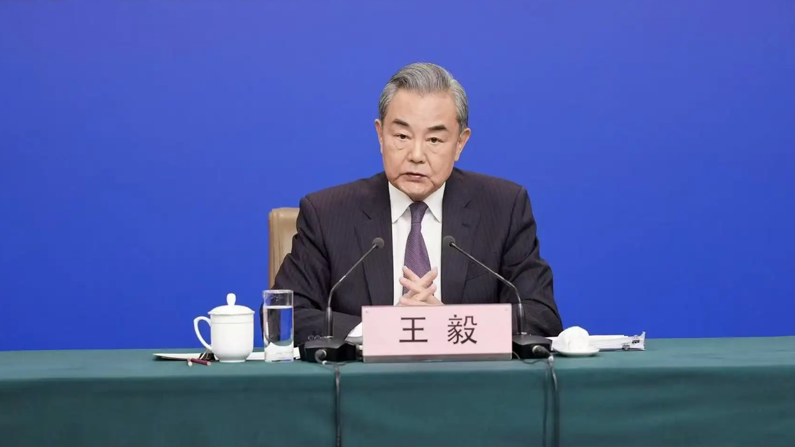 王毅在法国谈美国轰炸伊朗