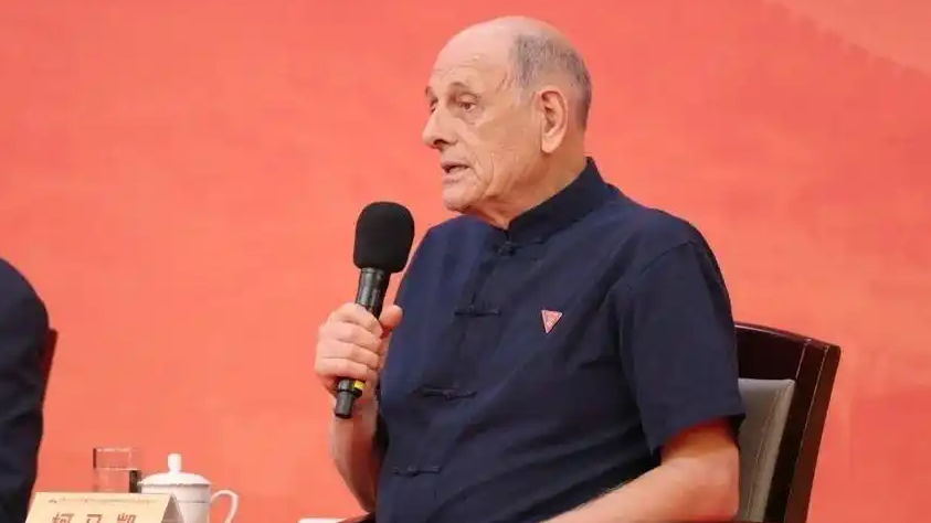 柯马凯：感谢父母把我生在中国