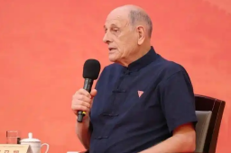 柯马凯：感谢父母把我生在中国