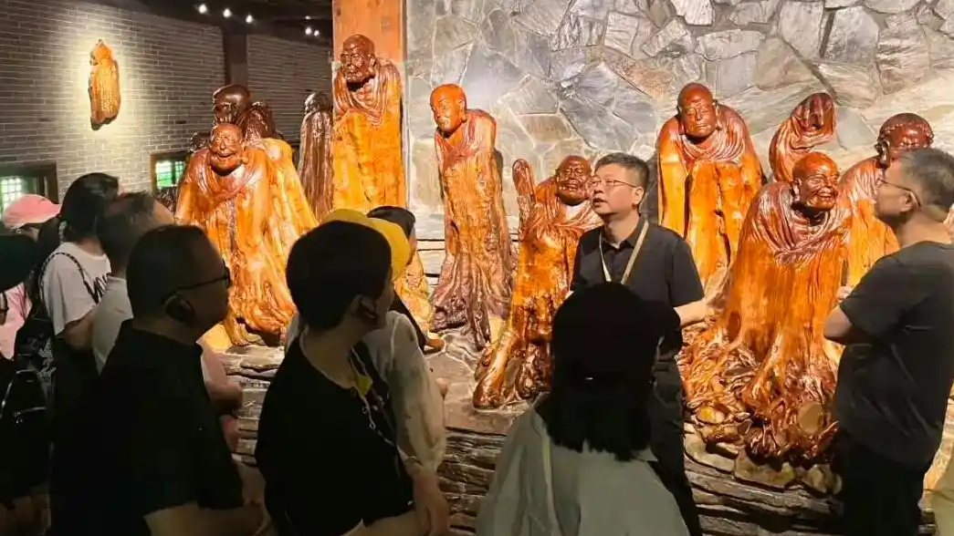 文旅局長(zhǎng)為游客去年專(zhuān)門(mén)考了導(dǎo)游證