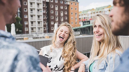 “有点紧张 我第一次变中国人”