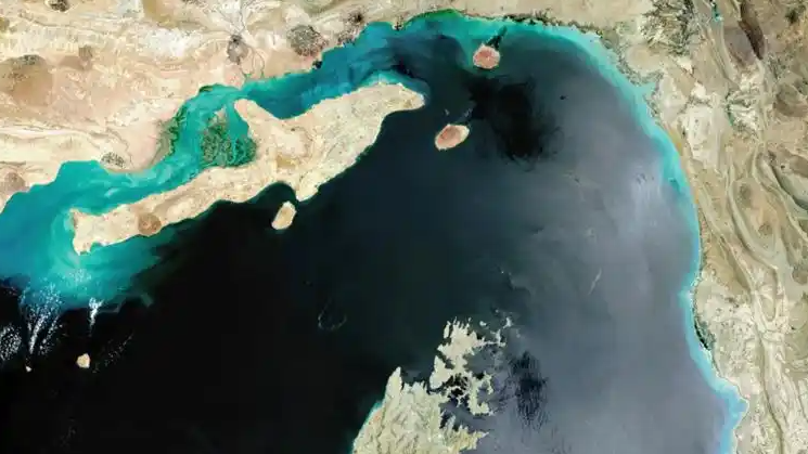 伊朗要关霍尔木兹海峡 美呼吁中劝阻