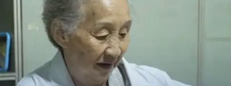 1946年收养的日本遗孤，用半生接生千名中国婴儿