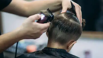  舅舅去世舅妈向正月理发外甥索赔百万