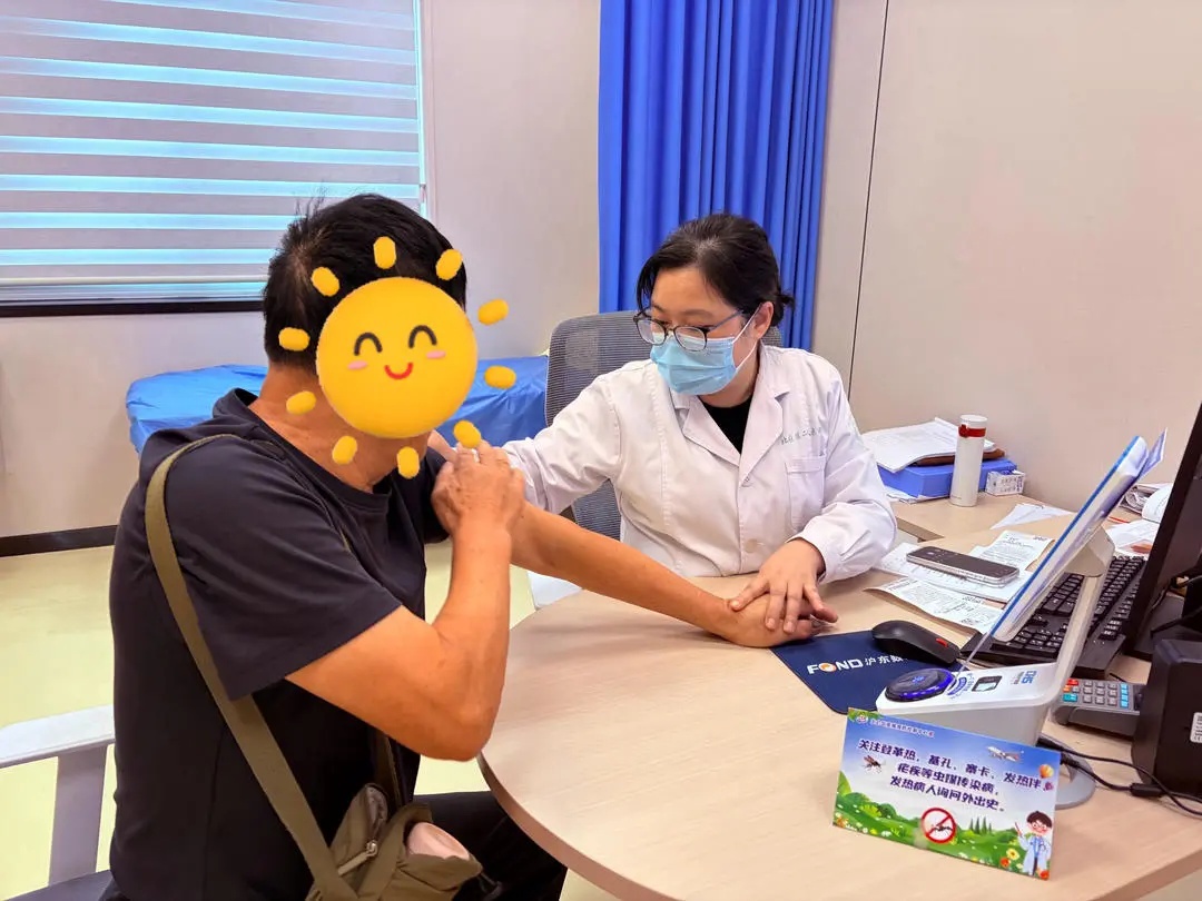 男子浑身发痒难耐竟是床虱在做怪