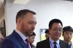 比利时副首相：恭喜中国 叹为观止