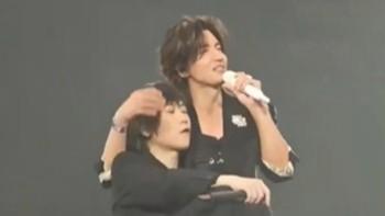  F4演唱会言承旭逮住谁搂谁