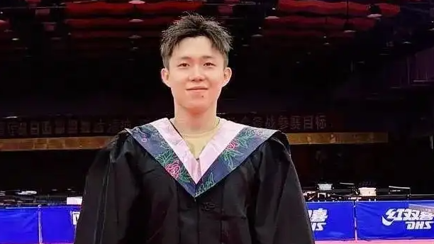 曝甜系顶流小花飞升内幕