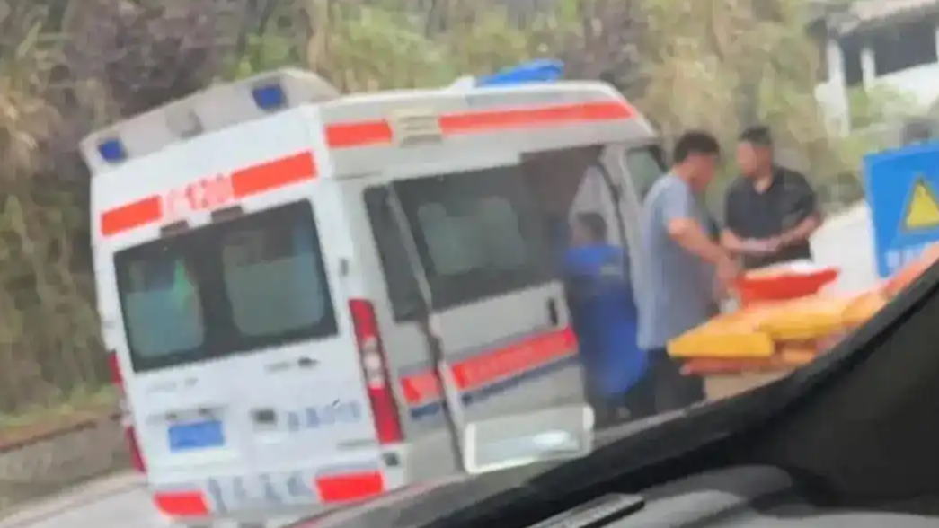 120急救车运输化肥？当地卫健委回应