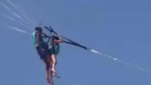 英国女子称在空中遭滑翔伞教练性侵