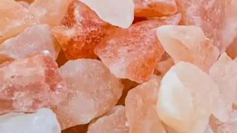 12月22日，星期一！央视怒揭玫瑰盐6倍暴利骗局，16岁烤鸡少年爆火瘦成95斤！