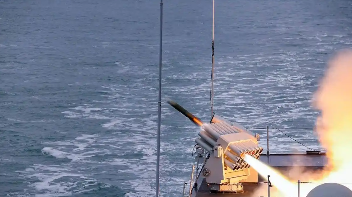 “日本要清楚一点 东海不是很宽”