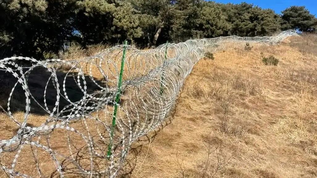 泰山景区刀片式隔离网将拆除或替代