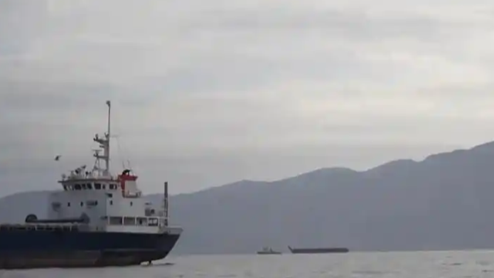 美国封锁伊朗海上交通有何后果