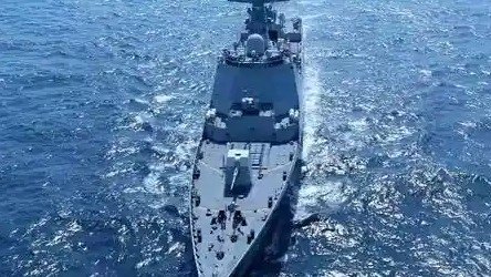  歼-16南海上空“训转战”画面公开