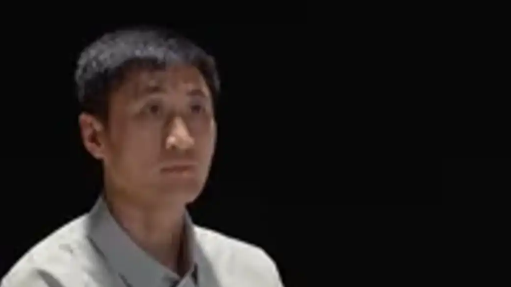  马宁回应给C罗黄牌