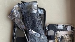 厦门地铁车厢内一乘客手机起火