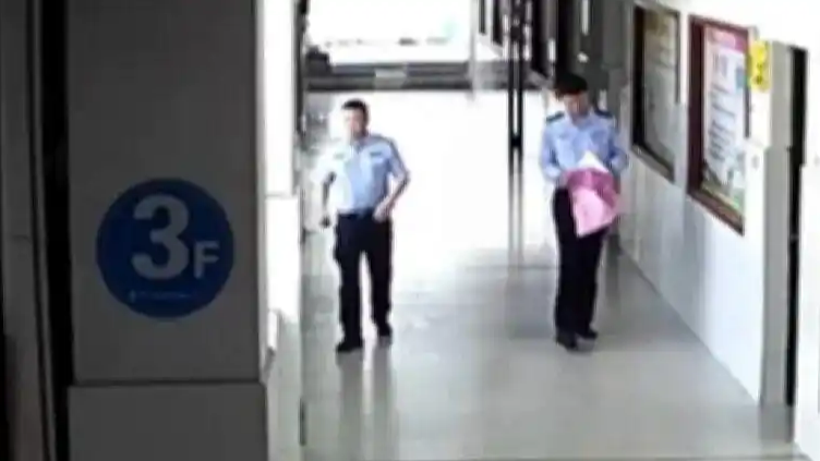  民警撒了个谎 只为保住少年颜面