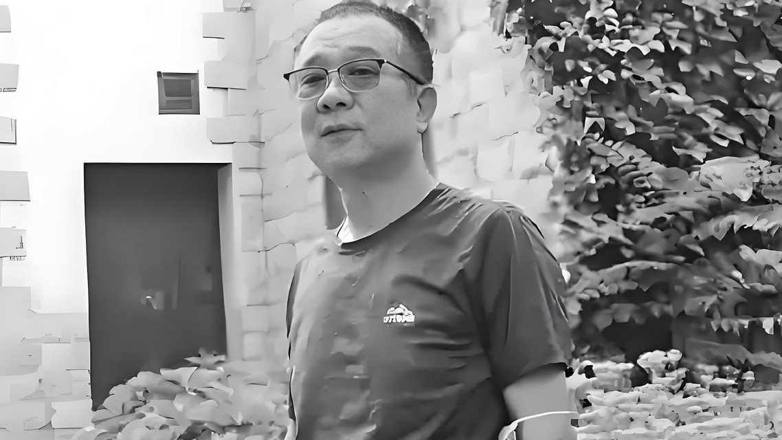 女子称在洗浴店女浴区内撞见男子