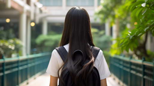 女生因高考成绩不理想跳河系谣言