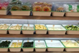   杨国福一门店称重 把斤按公斤算 缩略图