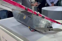   印大学展出泡沫塑料无人机被赶出峰会 缩略图