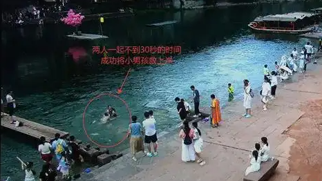 小伙梦游从3楼坠落：醒来就在空中了