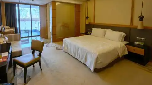 6年前被绞断4指男童如今手指灵活