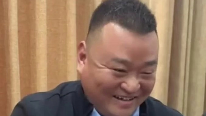 男子开工3天签下3000万大单笑开花