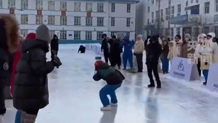 滑出25.7米 “打出溜滑”冠军出炉