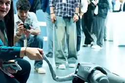   印度一大学拿中国机器狗冒充自研 缩略图