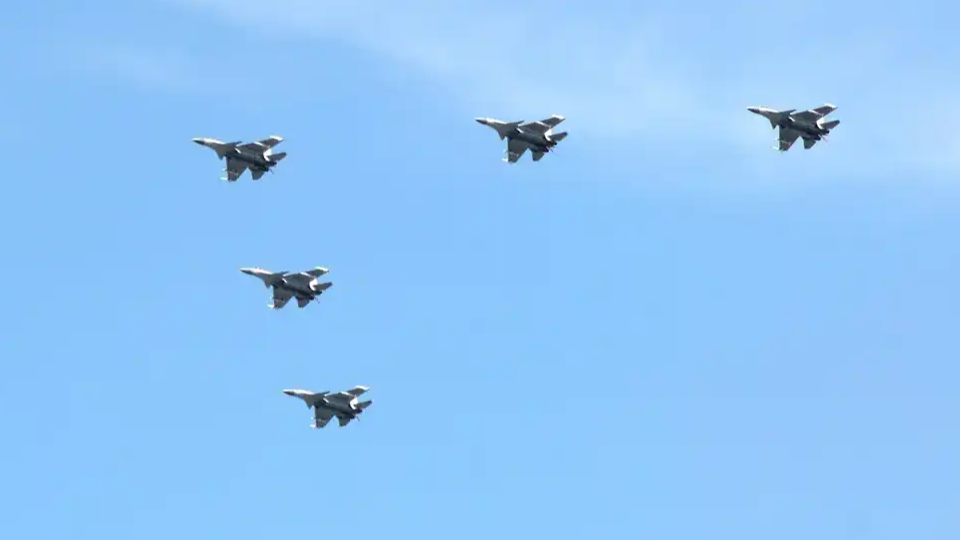 胡明轩半场狂砍14分