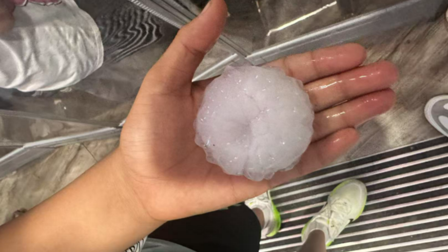  北京冰雹比鸭蛋还大