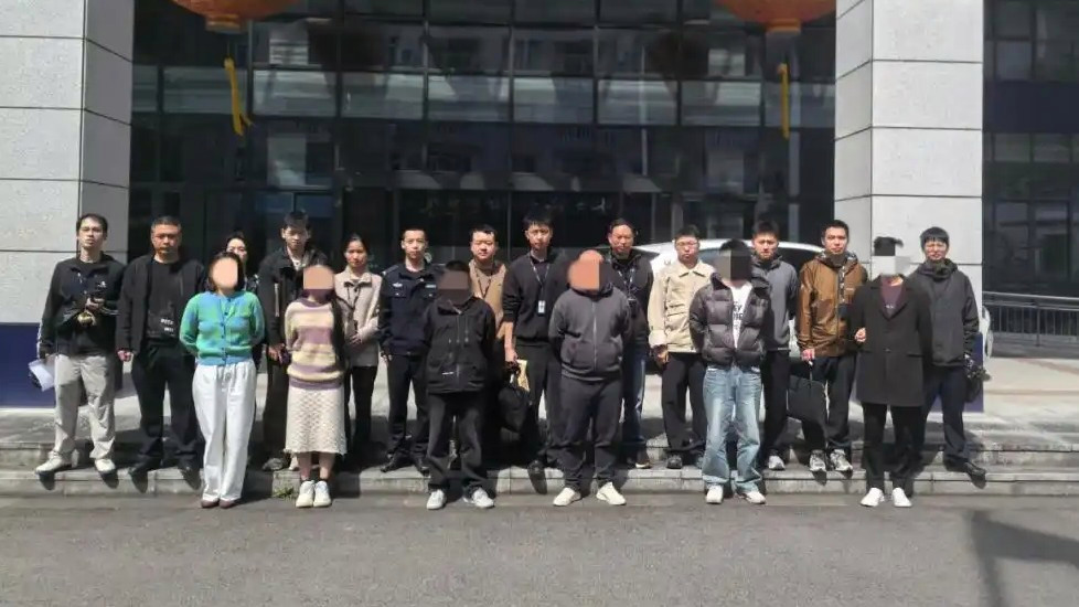  网警严查“斗狠”类直播 13人被拘